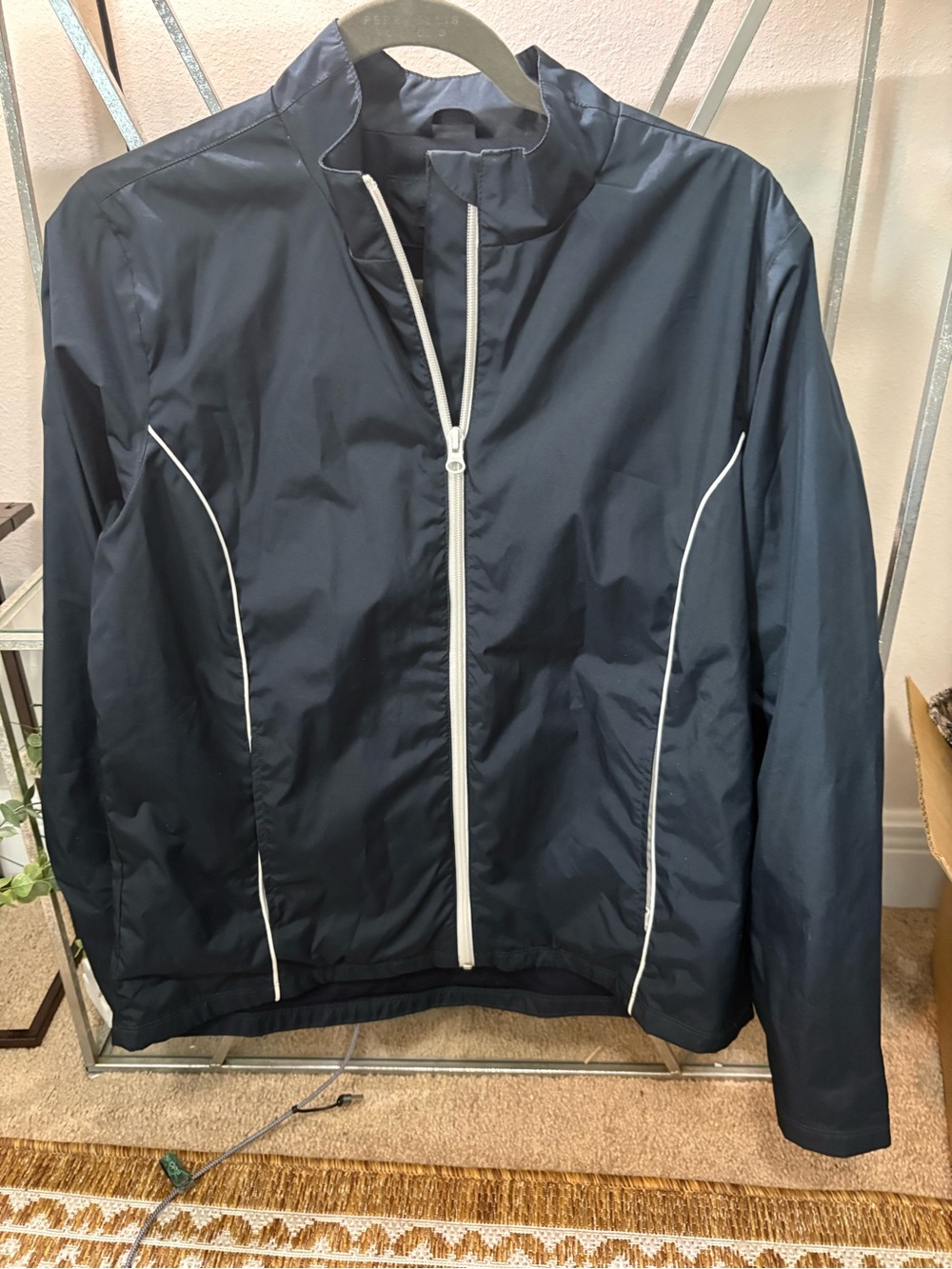 Lands End  lightweight rain coat windbreaker blue white piping sz M meshed lined